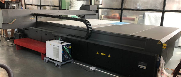 Stampante UV China flatbed digitale di grande formato per stampa su vetro